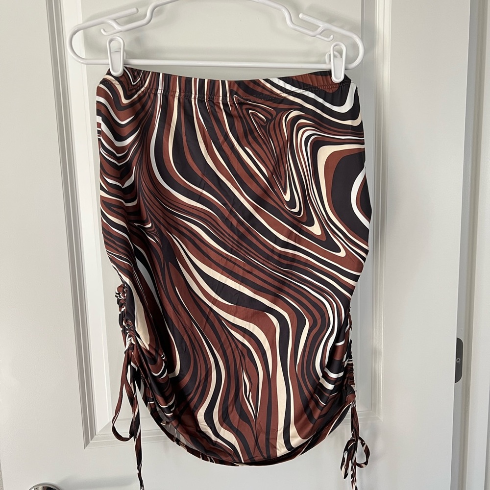 NWOT Adjustable Skirt
